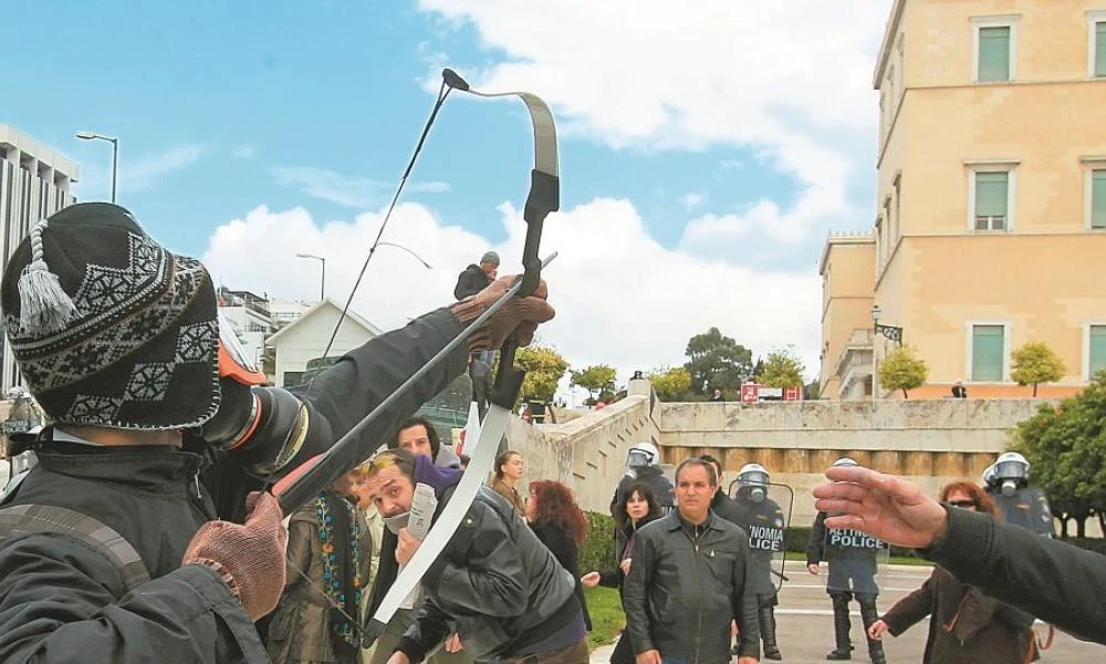 Γιάννης Μιχαηλίδης: Στο νοσοκομείο Λαμίας ο «τοξοβόλος του Συντάγματος» λόγω απεργίας πείνας